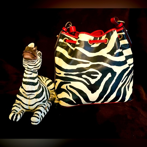 Dooney And Bourke Vintage Serengeti Collection Leather Zebra Bucket Bag - Picture 2 of 7